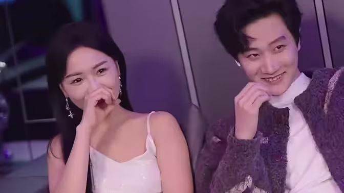 攤牌了，我不裝了(全集)