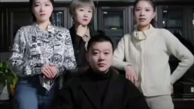 夏總，合租女孩太調(diào)皮（合租帥哥是總）(全集)