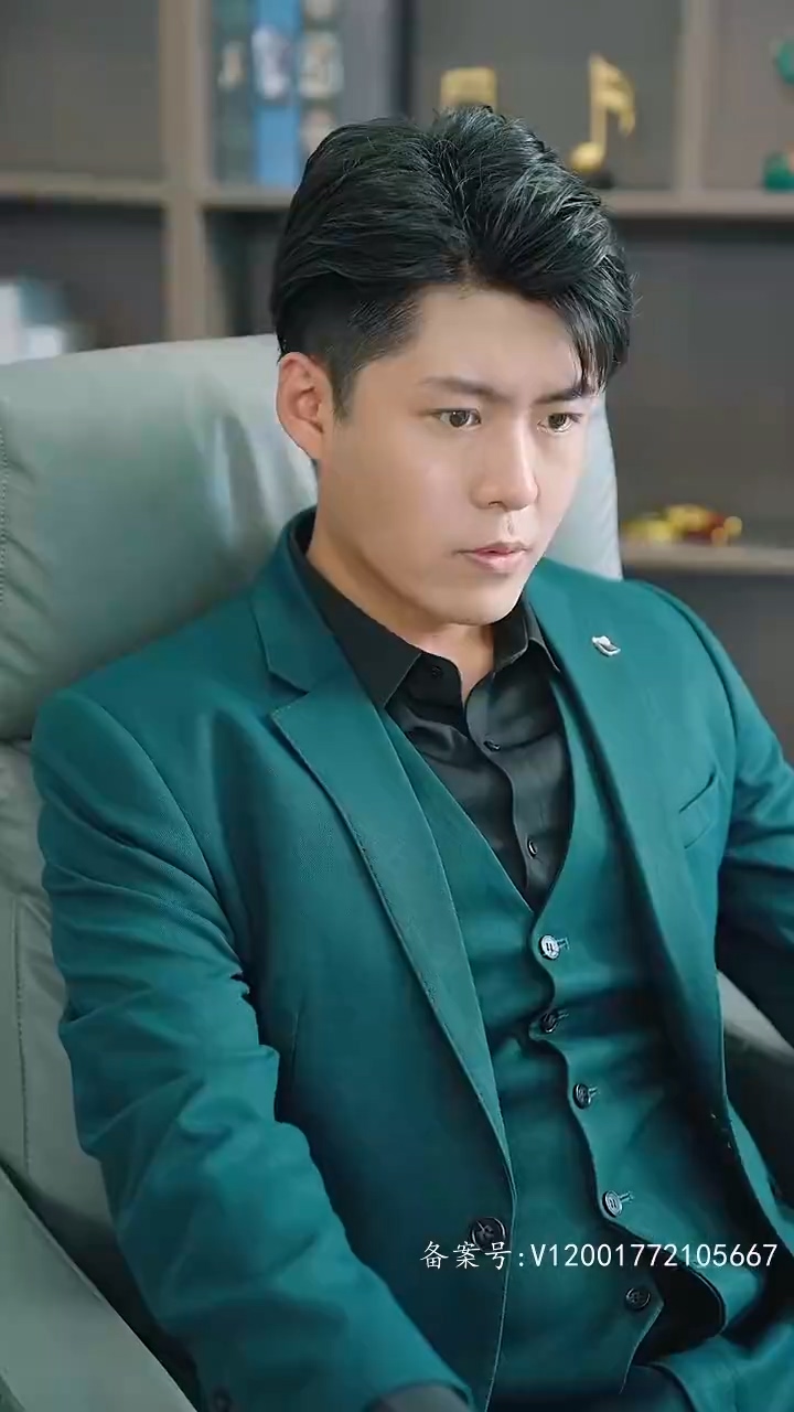 離婚后，白富美總裁后悔了(全集)